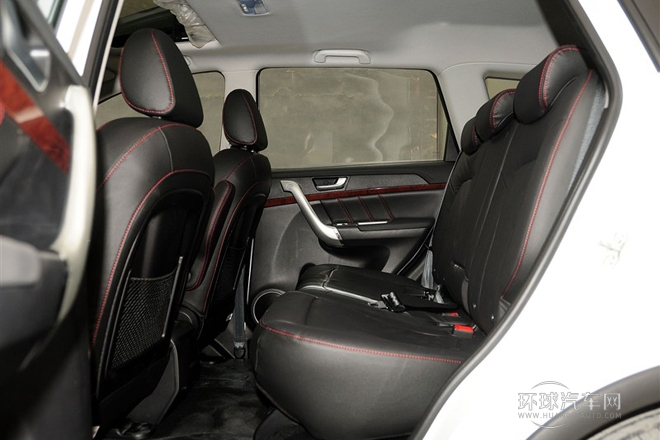 2013款 運(yùn)動(dòng)版 1.5T 手動(dòng)四驅(qū)尊貴型
