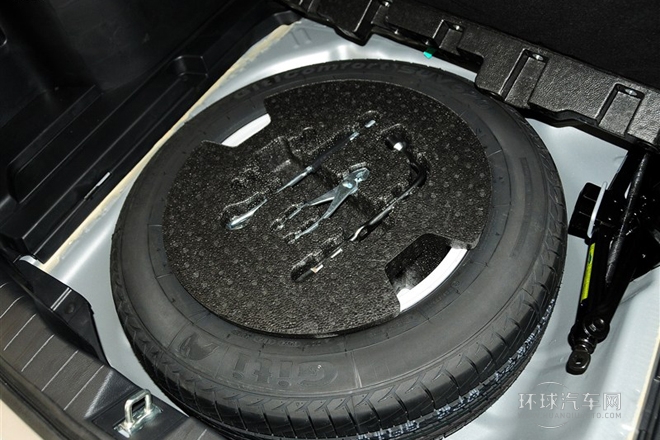 2013款 升級版 1.5T 手動四驅精英型