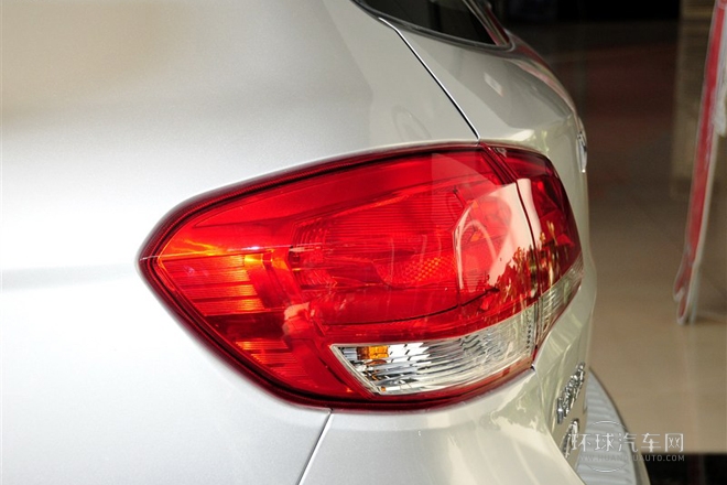 2013款 升級版 1.5T 手動四驅(qū)精英型