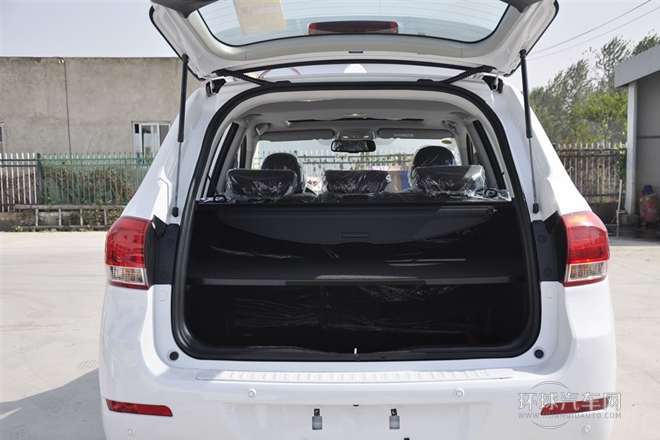 2013款 升級(jí)版 1.5T 手動(dòng)四驅(qū)尊貴型