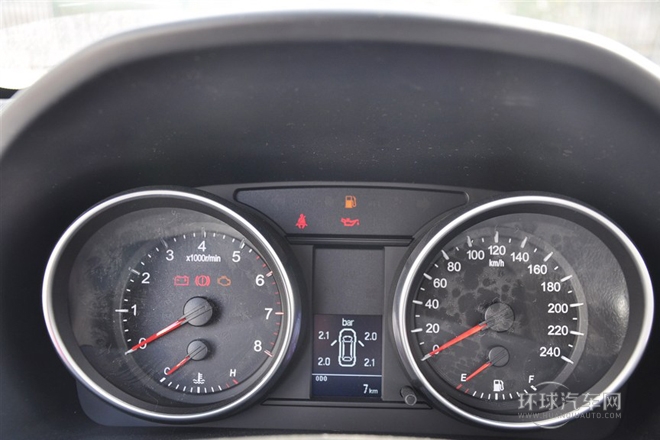 2013款 升級版 1.5T 手動四驅尊貴型