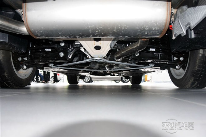 2013款 320i 風(fēng)尚設(shè)計(jì)套裝