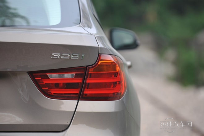 2013款 328i 風(fēng)尚設(shè)計(jì)套裝