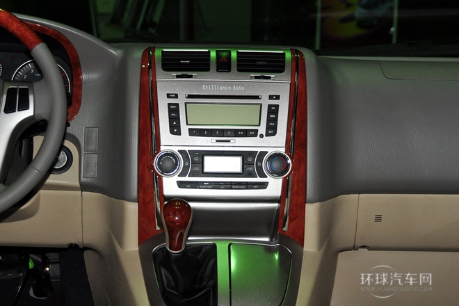 2010款 2.0L睿翔 豪華型(短軸)