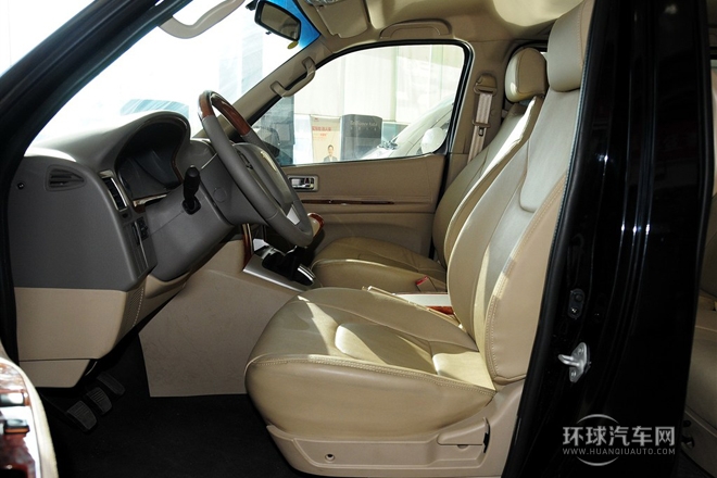 2010款 2.4L-3代 尊領標準型9座4RB2