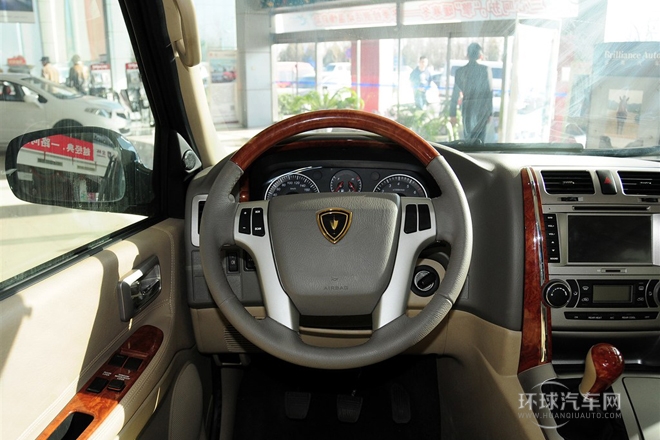 2010款 2.4L-3代 尊領標準型9座4RB2