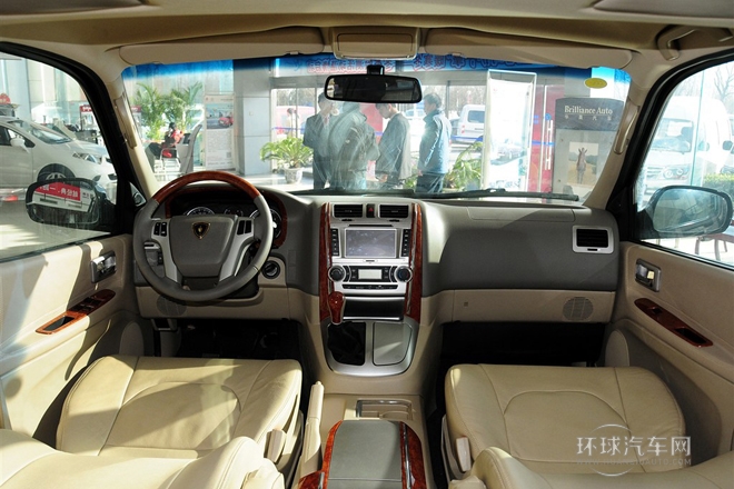 2010款 2.4L-3代 尊領(lǐng)標(biāo)準(zhǔn)型9座4RB2