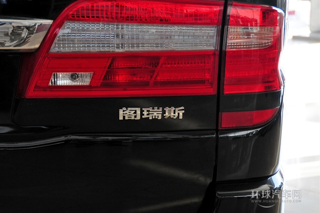 2010款 2.4L-3代 尊領標準型9座4RB2