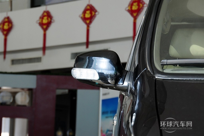 2010款 2.4L-3代 尊領標準型9座4RB2