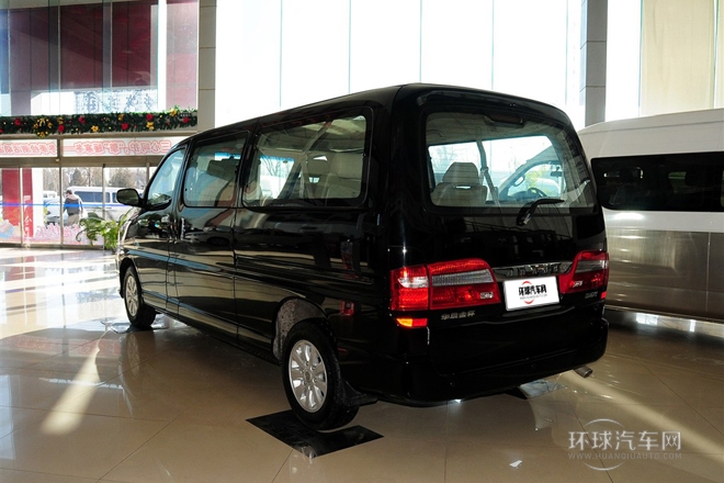 2010款 2.4L-3代 尊領(lǐng)標(biāo)準(zhǔn)型9座4RB2