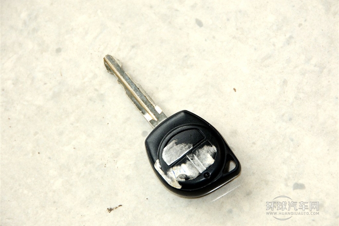 2010款 2.4L-3代 尊領(lǐng)豪華型長軸9座4RB2