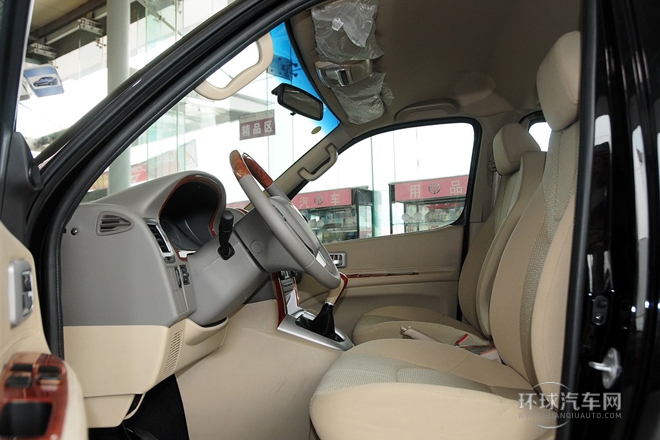 2010款 2.4L-3代 尊領豪華型長軸9座4RB2