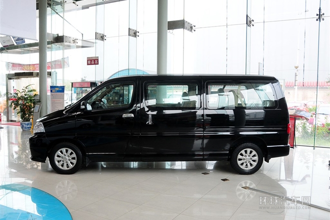 2010款 2.4L-3代 尊領(lǐng)豪華型長(zhǎng)軸9座4RB2