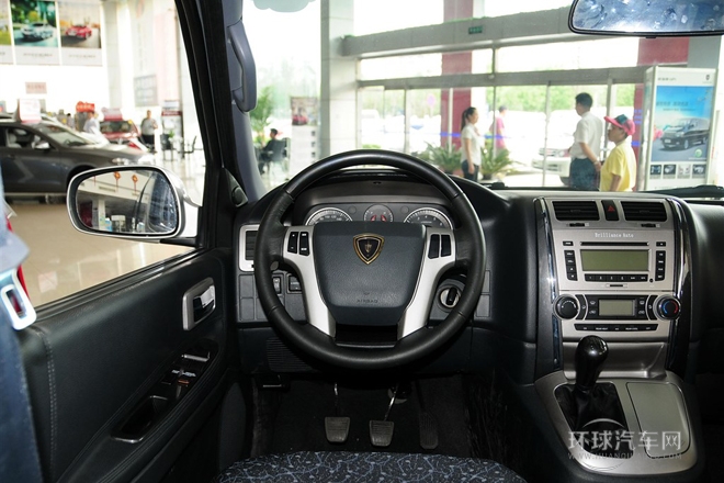 2010款 2.4L-3代 尊領豪華型長軸11座4RB2