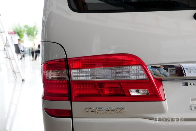 2010款 2.4L-3代 尊領(lǐng)豪華型長(zhǎng)軸11座4RB2