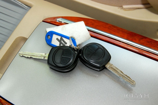 2010款 2.7L-3代 御領(lǐng)豪華型長軸9座2TR