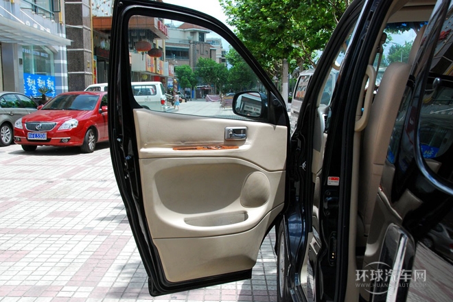 2010款 2.7L-3代 御領豪華型長軸9座2TR