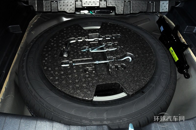 2013款 運動版 1.5T 手動兩驅尊貴型