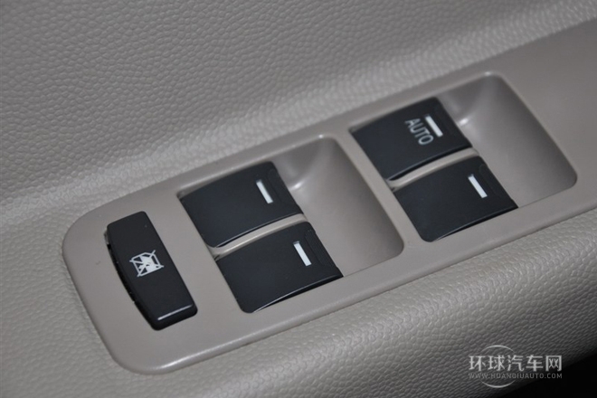 2009款 1.4L手動標準型 陽光版