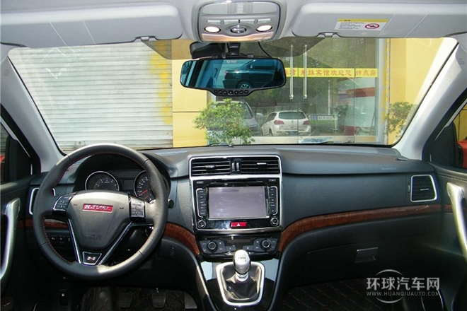 2013款運動版 1.5T  手動兩驅精英型