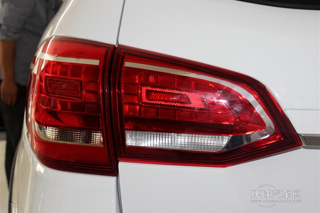 2013款運(yùn)動(dòng)版 1.5T  手動(dòng)兩驅(qū)精英型