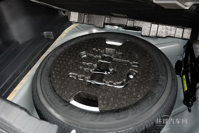 2013款 升級版 1.5T 手動兩驅尊貴型