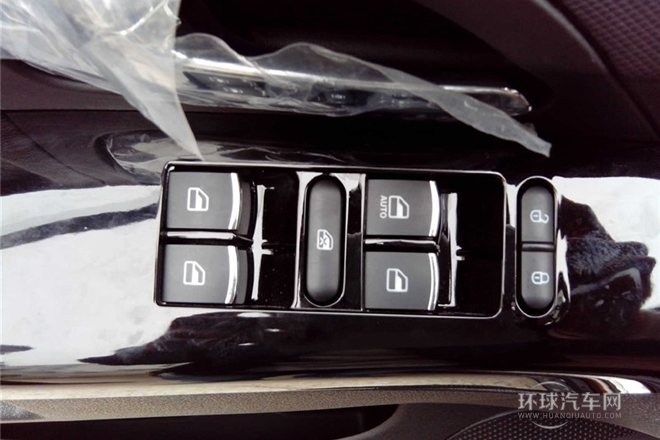 2013款 2.0T 手動創領版