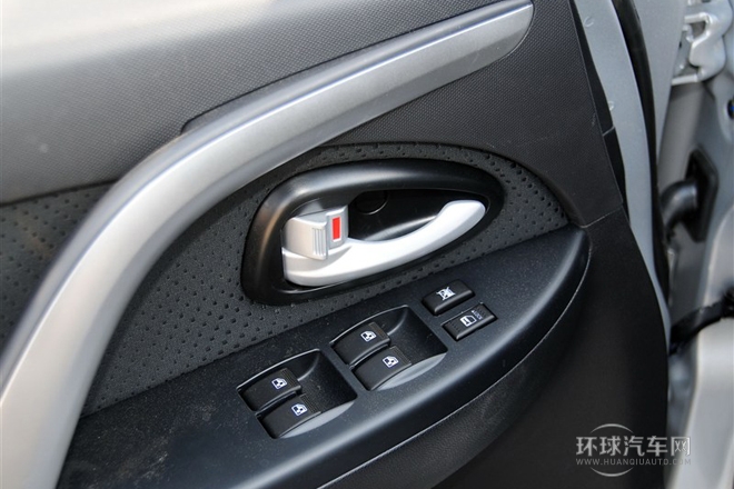 2014款 1.4L 手動(dòng)天窗導(dǎo)航版 國IV