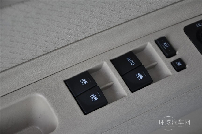 2014款 兩廂 E150 EV 電動時尚版