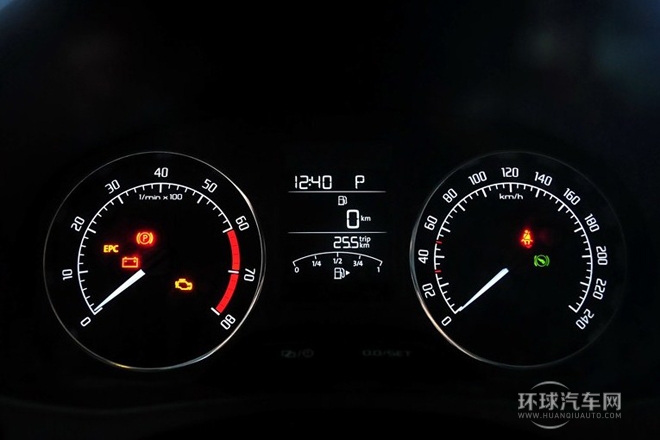 2013款 1.6L 自動Sport版