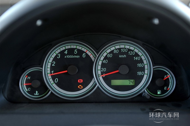 2010款 1.0L 進(jìn)取型