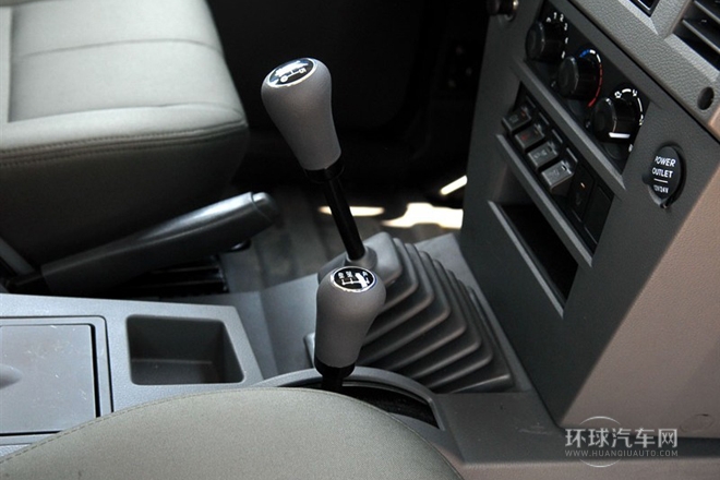 2008款 2.7L 五門四驅汽油版