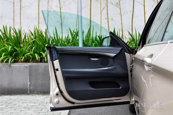 2014款 528i 設計套裝型