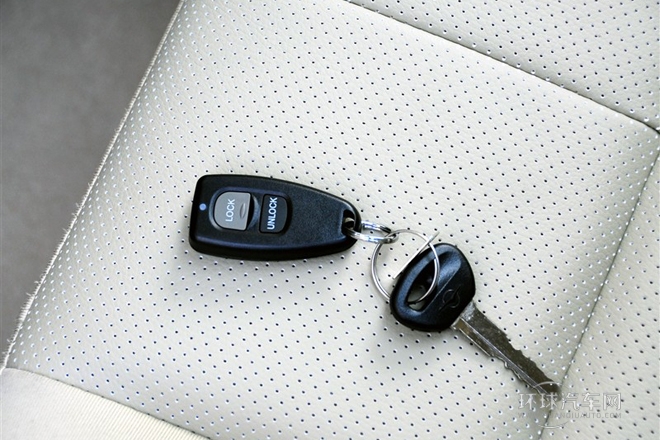 2011款 1.3L 手動(dòng)豪華型