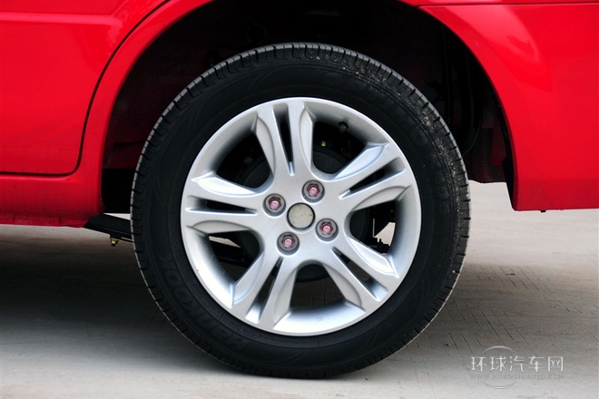 2011款 1.3L 手動(dòng)豪華型