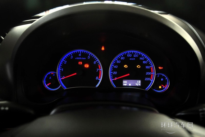 2014款 三廂 1.6L 手動冠軍版