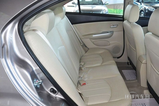 2013款 三廂 1.6L 手動旗艦版