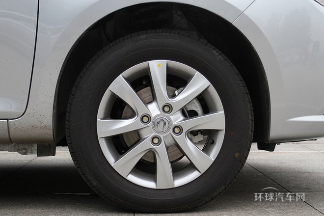 2014款 1.5L 手動(dòng)智驅(qū)尊尚型