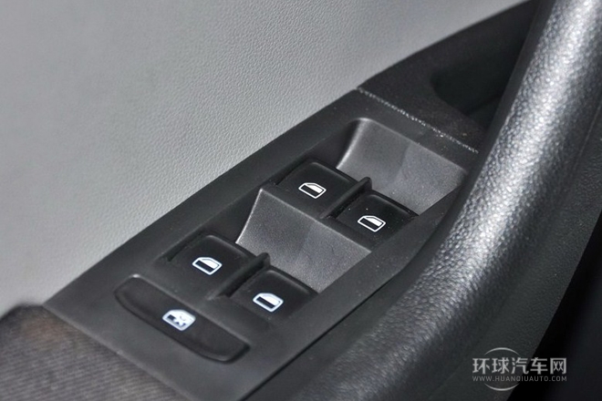 2015款 1.6L 手動逸致版