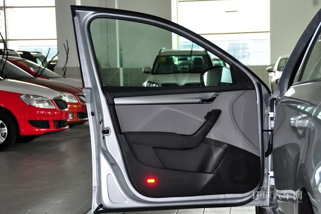 2015款 1.6L 手動逸致版