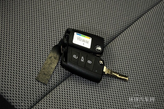 2015款 1.6L 自動逸致版