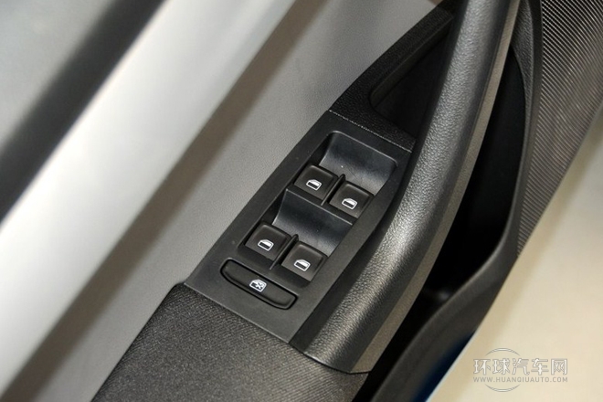 2015款 1.6L 自動逸致版