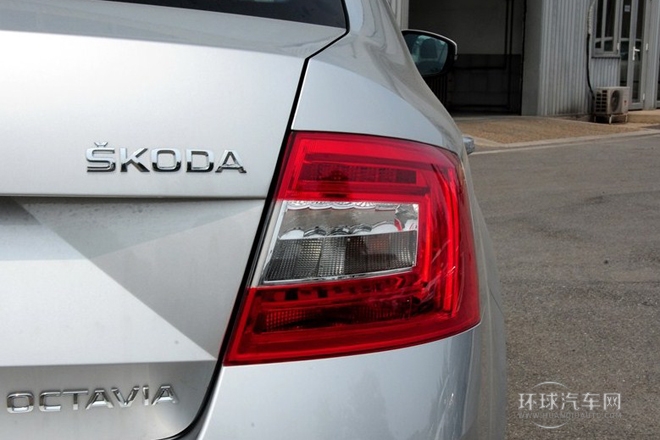 2015款 1.6L 自動逸致版