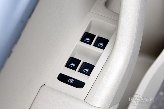 2015款 1.6L 手動逸杰版