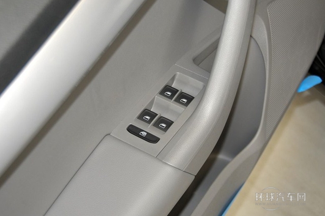 2015款 1.6L 自動逸杰版