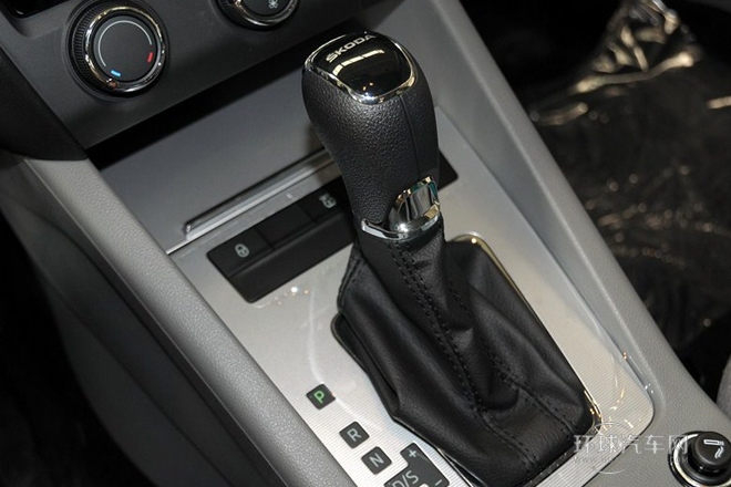 2015款 1.6L 自動逸杰版