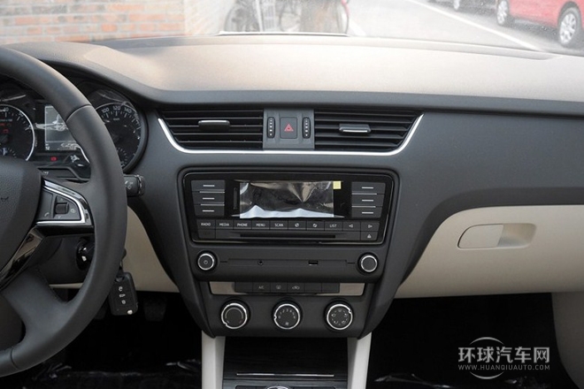 2015款 1.6L 手動逸俊版