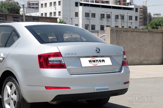 2015款 1.6L 手動逸俊版