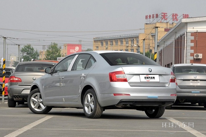 2015款 1.6L 手動逸俊版