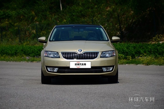 2015款 1.6L 自動逸俊版